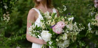 Not sure where to start with your wedding flowers? Use these tips to save money and have a super pretty, beautifully scented big day without any stress...