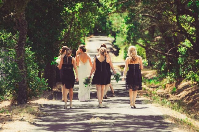 wedding-abroad-bride-bridesmaids